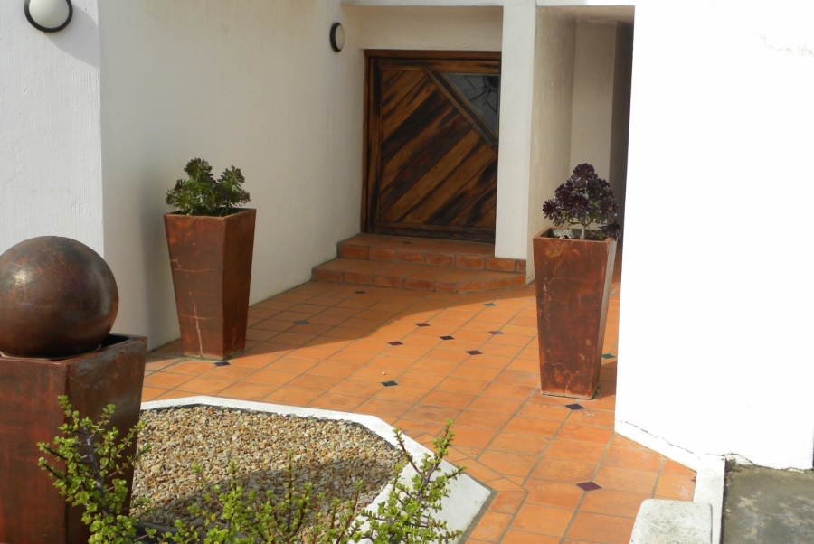 5 Bedroom Property for Sale in Wavecrest Eastern Cape